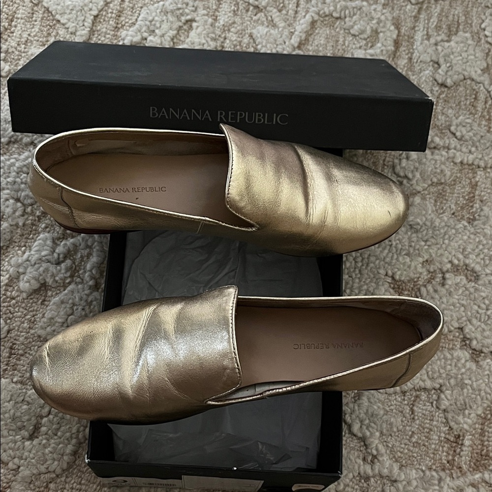 Banana Republic Gold Metallic Flats Sleek Design